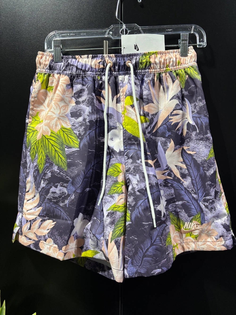 Nike Standard Fit Above Knee Length,lined,elastic drawcord waist,hip/back pocket